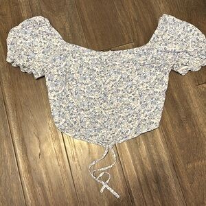 Hollister top in size small